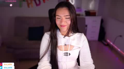 Snapshot of soyabby_ chatting on March 6, 11:20 pm Luisa online show from March 6, 11:20 pm