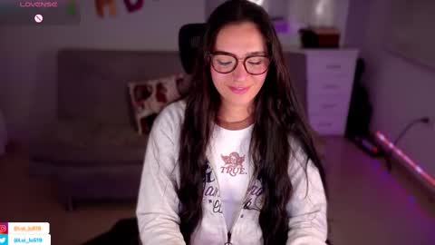 Snapshot of soyabby_ chatting on March 10, 11:27 pm Luisa online show from March 10, 11:27 pm