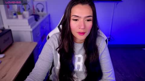 Snapshot of soyabby_ chatting on November 2, 10:45 pm Luisa online show from November 2, 10:45 pm