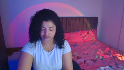 Snapshot of soynerea chatting on May 3, 3:01 am online show from May 3, 3:01 am