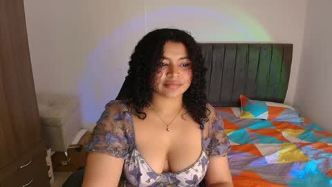 Snapshot of soynerea chatting on May 6, 2:40 am online show from May 6, 2:40 am