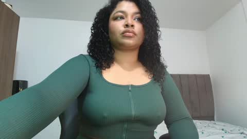 Snapshot of soynerea chatting on June 4, 11:44 pm online show from June 4, 11:44 pm