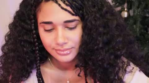 You want to talk to me more personal follow me in My Channel VIP  50 the discount       online show from December 5, 8:33 pm