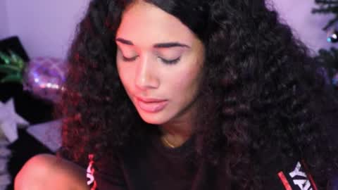 You want to talk to me more personal follow me in My Channel VIP  50 the discount       online show from December 10, 1:54 am