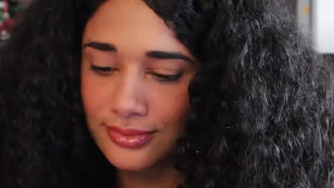 You want to talk to me more personal follow me in My Channel VIP  50 the discount       online show from January 7, 8:10 pm