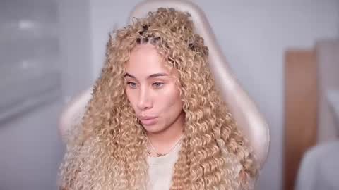 brisa  s online show from February 11, 4:35 pm