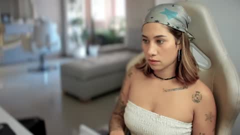 brisa  s online show from February 17, 3:42 pm