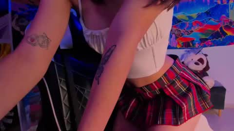 Val online show from February 18, 1:10 am