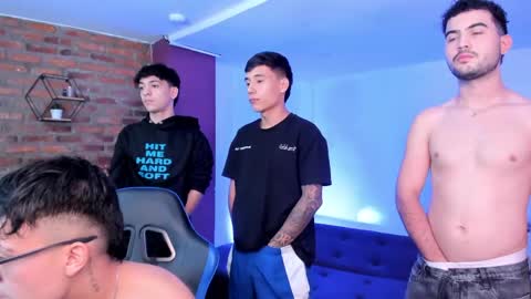 Gabo Lucas and Justin online show from April 20, 8:43 pm