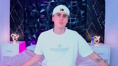 spaceboy_1 online show from February 16, 9:11 pm