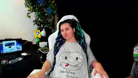 Snapshot of spanking_girls chatting on June 25, 10:36 pm Evgenia online show from June 25, 10:36 pm