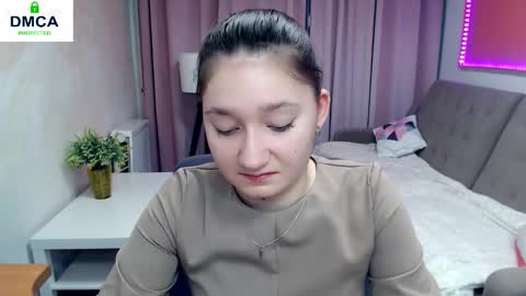 Snapshot of sparkling_starlet67 chatting on February 11, 7:02 am Ilona online show from February 11, 7:02 am