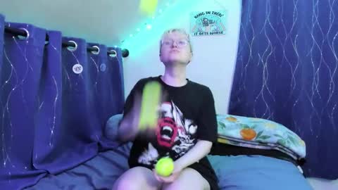 Atticus Pendragon online show from November 18, 6:12 pm