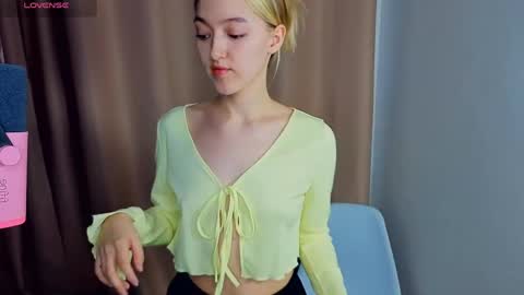 Mary online show from April 4, 2:54 am