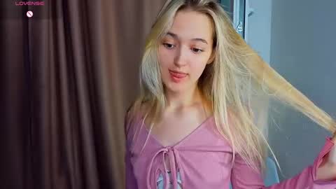 Mary online show from April 5, 6:49 pm