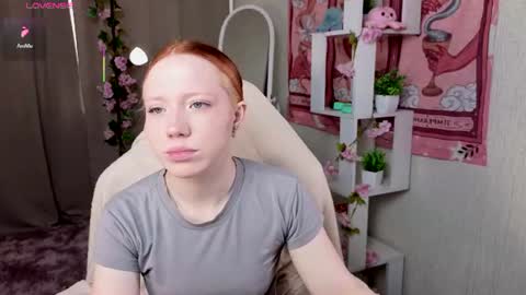 Snapshot of sparky_fox chatting on June 22, 12:13 am Nika online show from June 22, 12:13 am