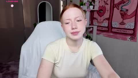 Snapshot of sparky_fox chatting on July 19, 12:25 am Nika online show from July 19, 12:25 am