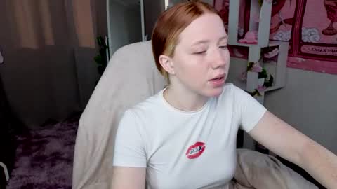 Snapshot of sparky_fox chatting on August 4, 12:25 am Nika online show from August 4, 12:25 am