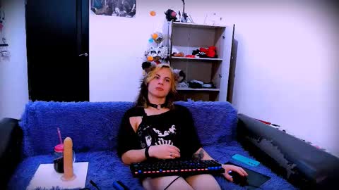 Snapshot of sparkyferret chatting on October 3, 5:15 am sparkyferret online show from October 3, 5:15 am