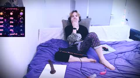 Snapshot of sparkyferret chatting on December 3, 3:21 pm sparkyferret online show from December 3, 3:21 pm