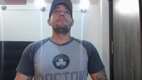 Snapshot of spartacus_cam chatting on December 23, 9:05 am     online show from December 23, 9:05 am