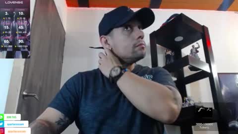 Snapshot of spartacus_cam chatting on January 10, 5:37 am     online show from January 10, 5:37 am