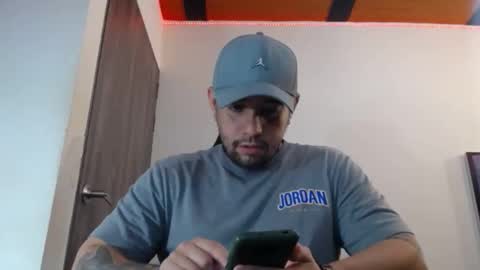 Snapshot of spartacus_cam chatting on February 4, 5:10 am     online show from February 4, 5:10 am