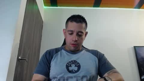 Snapshot of spartacus_cam chatting on February 11, 5:58 am     online show from February 11, 5:58 am