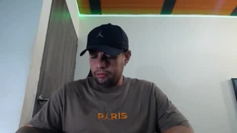 Snapshot of spartacus_cam chatting on February 23, 5:34 am     online show from February 23, 5:34 am