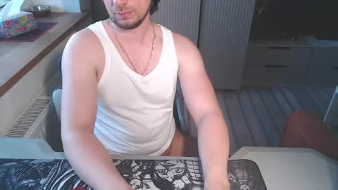 Snapshot of spb78 chatting on June 2, 6:32 pm Art online show from June 2, 6:32 pm