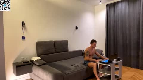 Snapshot of speed_god chatting on October 21, 8:09 pm Alex online show from October 21, 8:09 pm
