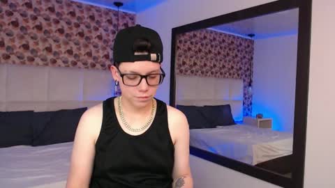 spencerm_ online show from October 18, 7:36 pm