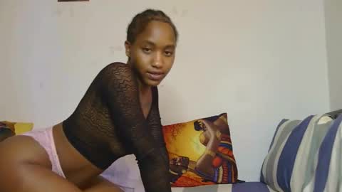 Snapshot of spicy_angels chatting on December 1, 11:15 am Quinter Cheeky online show from December 1, 11:15 am