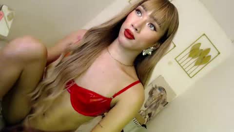 Snapshot of spicy_kinky chatting on January 20, 7:04 pm Alora online show from January 20, 7:04 pm