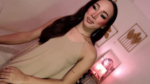 Snapshot of spicy_kinky chatting on January 26, 6:16 pm Alora online show from January 26, 6:16 pm