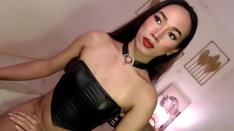 Snapshot of spicy_kinky chatting on February 13, 12:46 am Alora online show from February 13, 12:46 am