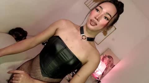 Snapshot of spicy_kinky chatting on February 16, 3:47 am Alora online show from February 16, 3:47 am