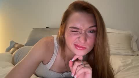 Snapshot of spicybaylee chatting on October 8, 5:43 pm Baylee  online show from October 8, 5:43 pm