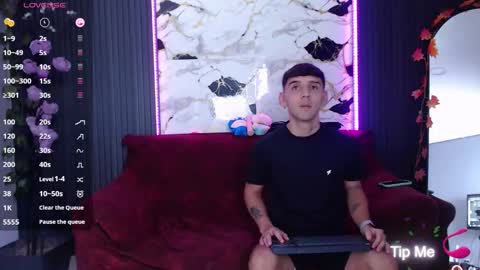    online show from October 18, 10:32 pm