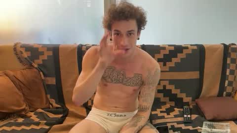 Snapshot of spicyraphael chatting on February 19, 5:25 am spicyraphael online show from February 19, 5:25 am