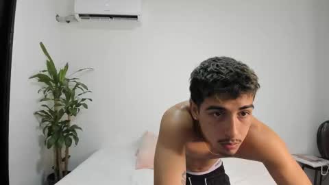 Snapshot of spider_master77 chatting on October 25, 8:03 pm spider master online show from October 25, 8:03 pm