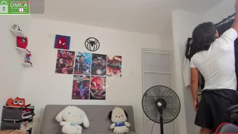 Snapshot of spideychill chatting on December 17, 5:19 pm spideychill online show from December 17, 5:19 pm