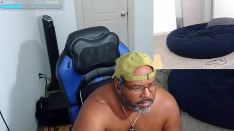 Snapshot of splenda_daddy_50 chatting on October 23, 8:51 pm Blaque Jaystone online show from October 23, 8:51 pm