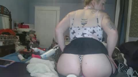 sporegeous online show from April 25, 8:28 pm