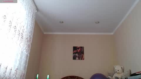 Tips are the best compliment to a woman online show from September 18, 8:16 am