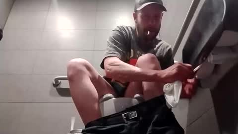 squirrelshoe99 online show from March 12, 11:11 pm