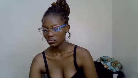 Snapshot of squirt_godes chatting on October 1, 8:48 pm Tashy online show from October 1, 8:48 pm