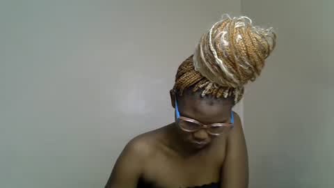 Snapshot of squirt_godes chatting on October 24, 8:16 pm Tashy online show from October 24, 8:16 pm