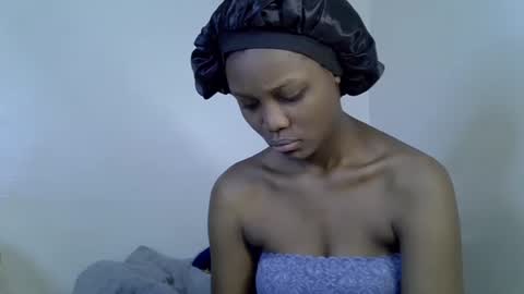 Snapshot of squirt_godes chatting on November 3, 7:37 pm Tashy online show from November 3, 7:37 pm