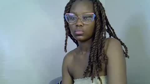 Snapshot of squirt_godes chatting on November 6, 9:37 pm Tashy online show from November 6, 9:37 pm